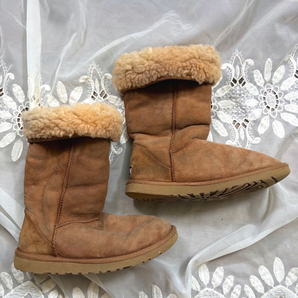 Y2K Fall UGG Australia Classic Tall Chestnut Suede Sheepskin Boots Womens 6